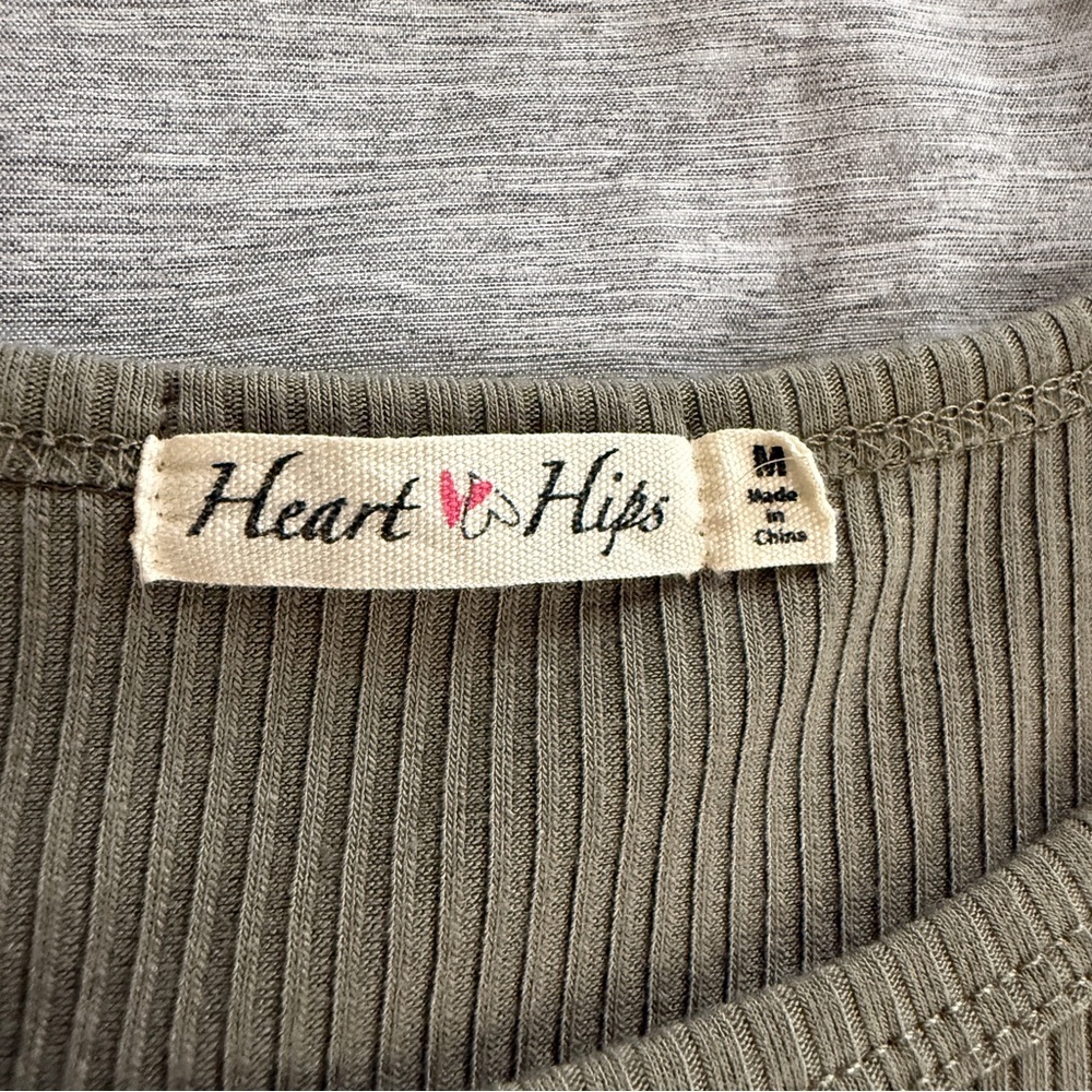 Heart & Hips ribbed ruched top - Picture 6 of 6